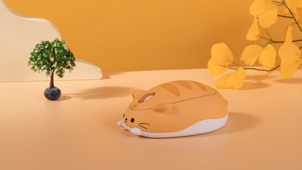 Close-up of the Adorable Wireless Tabby Cat Computer Mouse showcasing ergonomic design and USB connectivity.